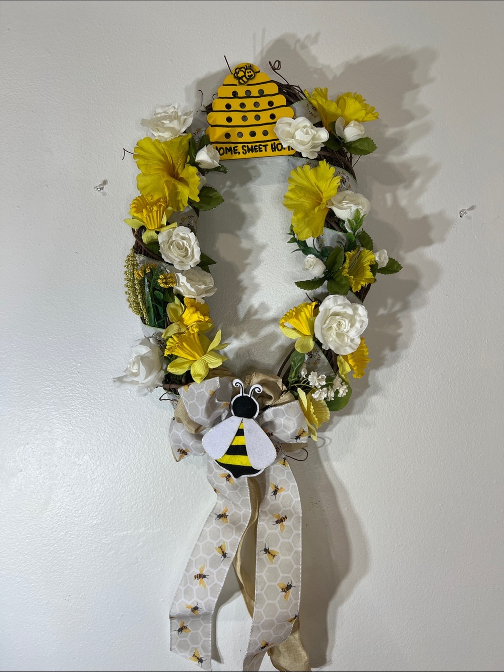 Spring Bee Floral Wreath - Yellow & White